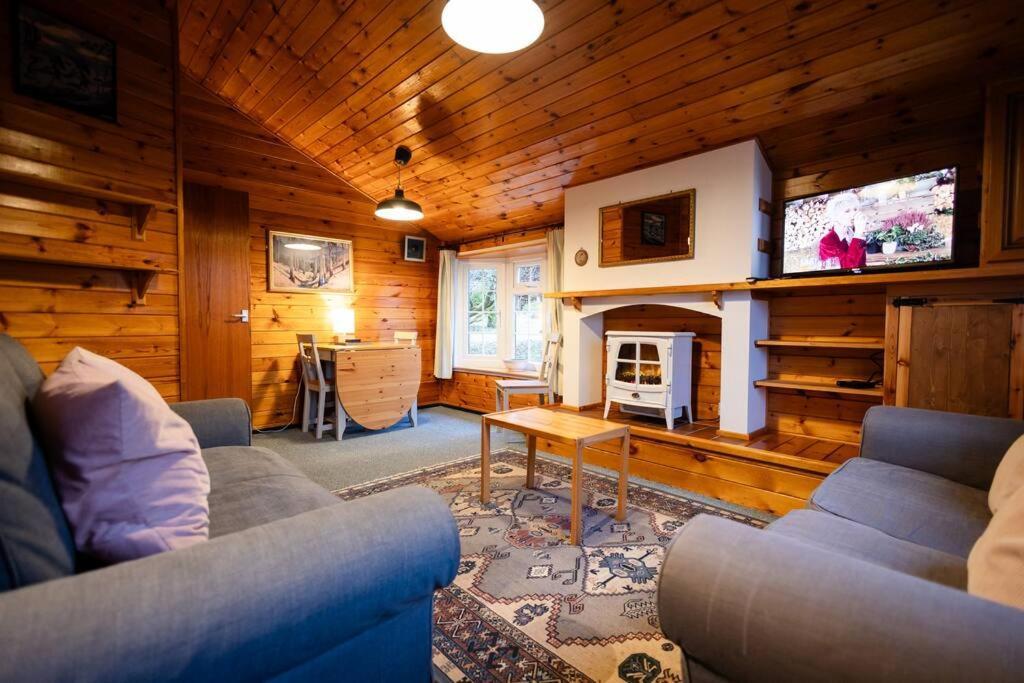 Cozy Norwegian Style Log Cabin In Rural Snowdonia - 2 Bedrooms & Parking By Seren Short Stays Ffestiniog Exterior photo