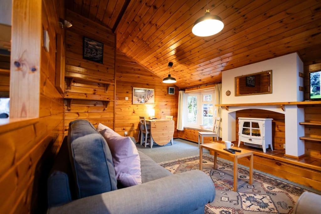 Cozy Norwegian Style Log Cabin In Rural Snowdonia - 2 Bedrooms & Parking By Seren Short Stays Ffestiniog Exterior photo